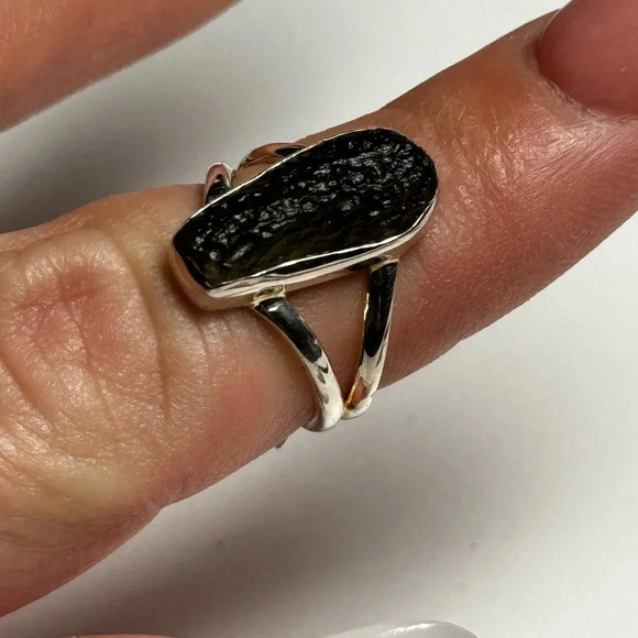 New Moldavite Raw Ring ๐ Size 6 Sterling Silver 925 - Picture 4 of 7
